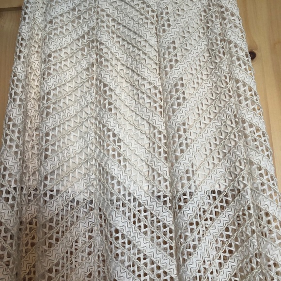 Maxi lace skirt - Picture 2 of 2